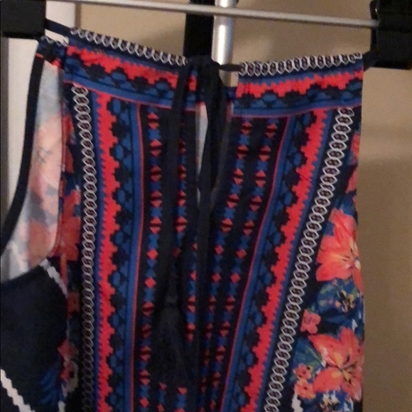 Woman’s patterned dress - Picture 4 of 4